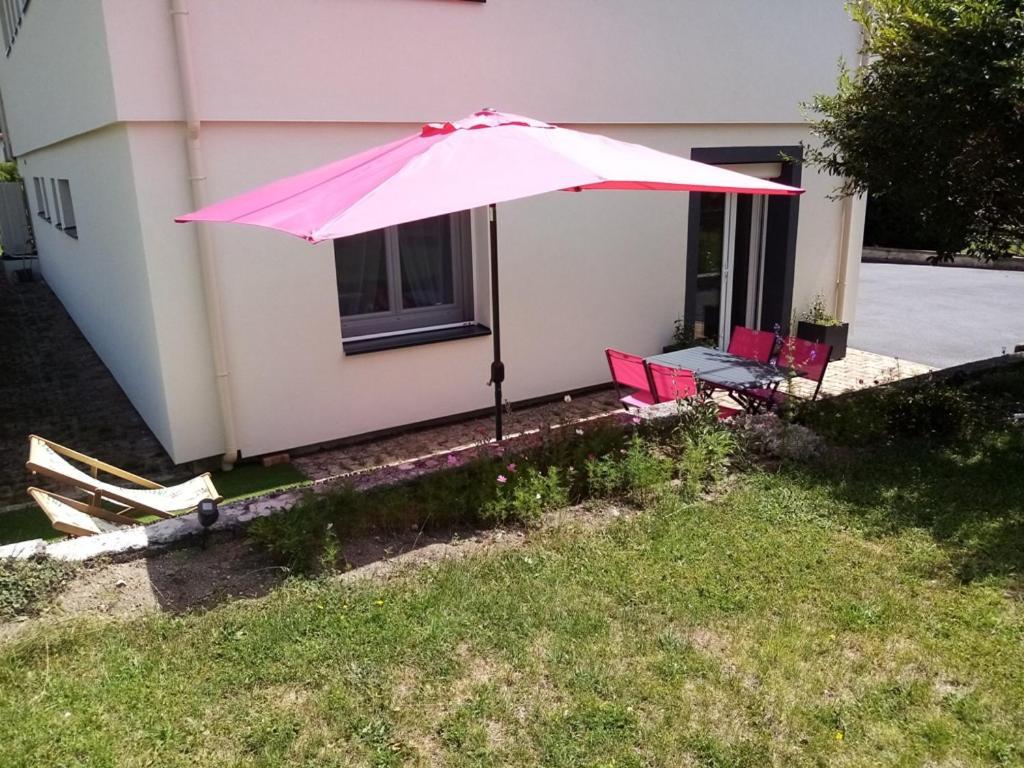 Gite "Le Temps D'Une Pause" Terrasse Et Piscine Coubon Exterior photo